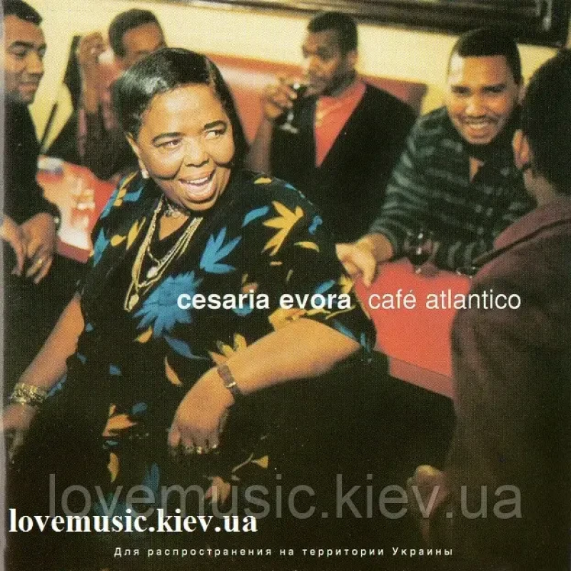 Музичний сд диск CESARIA EVORA Cafe atlantico (1999) (audio cd)